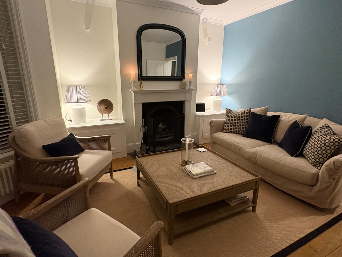 Cosy living room with fireplace